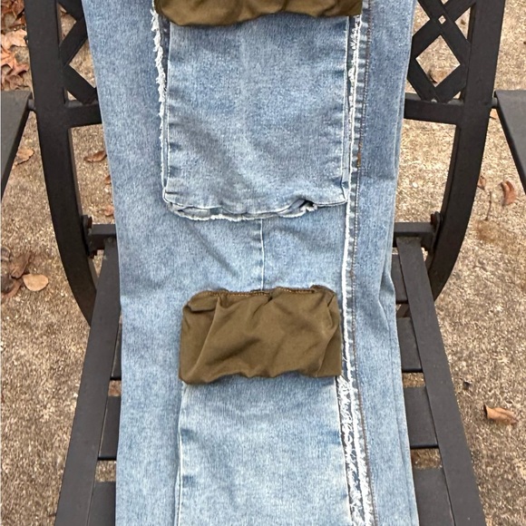Unique Grunge/Boho High Waisted, loose fitting Jeans with fringe Cargo pockets - Picture 5 of 7